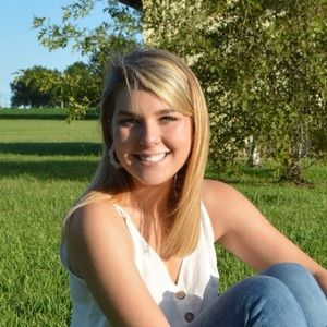 Meet your Posher, Lily